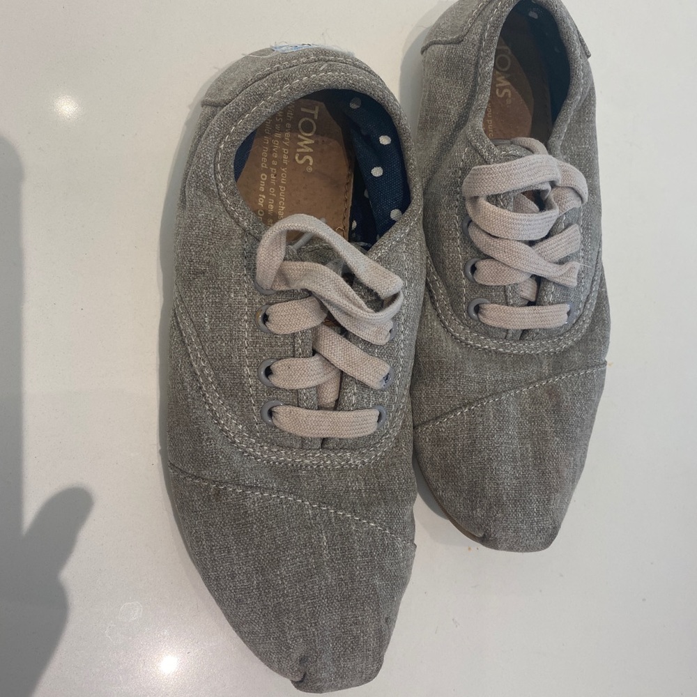 Toms